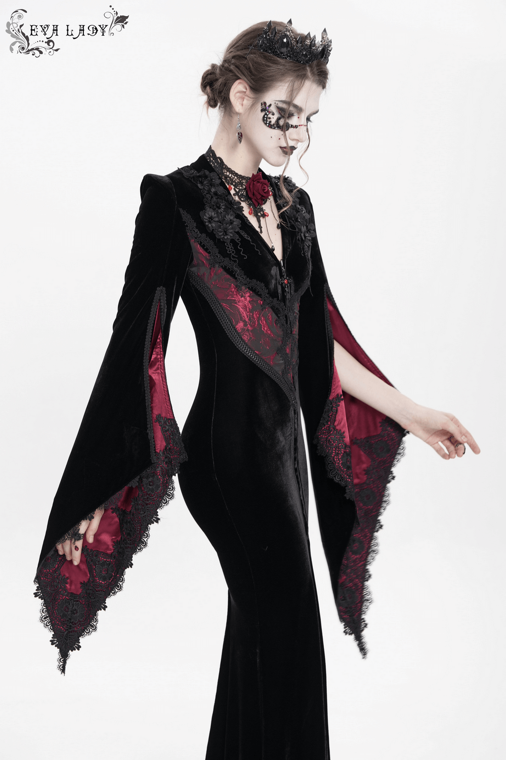 Chic Velvet Evening Dress with Lace and Wine Red Accents