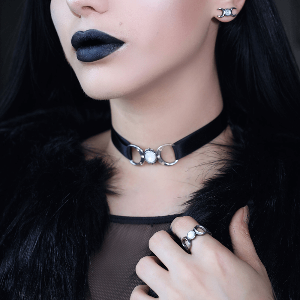 Goddess Ring with Mother of Pearl and Austrian Crystals