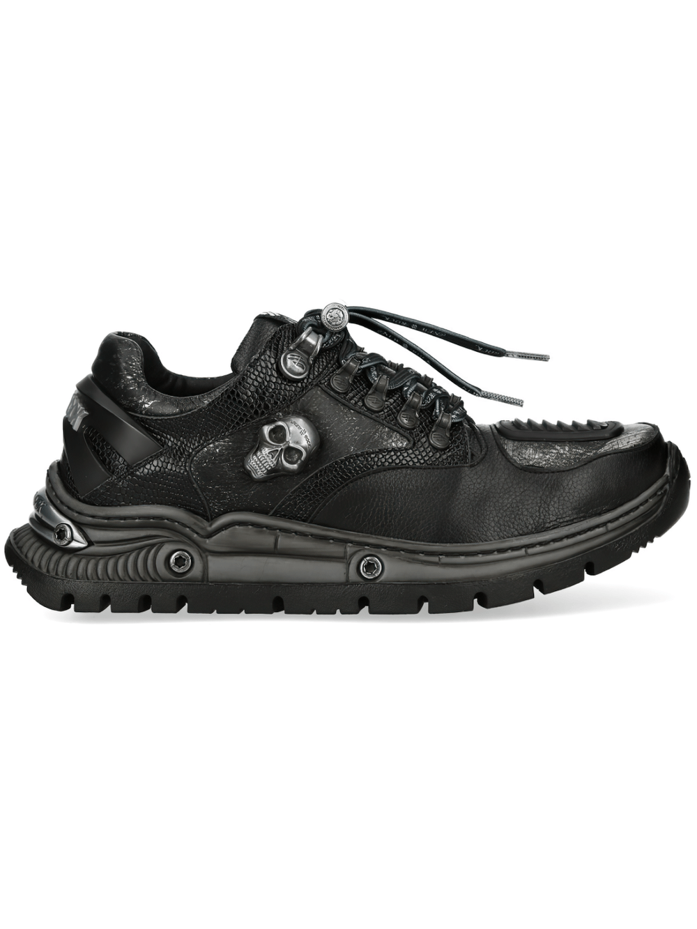 NEW ROCK Women's Gothic Low-Top Shoes with Skull Accent
