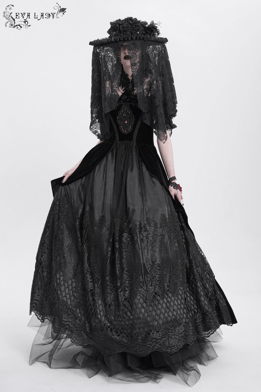Victorian Lace Mourning Hat with Floral and Mesh Details
