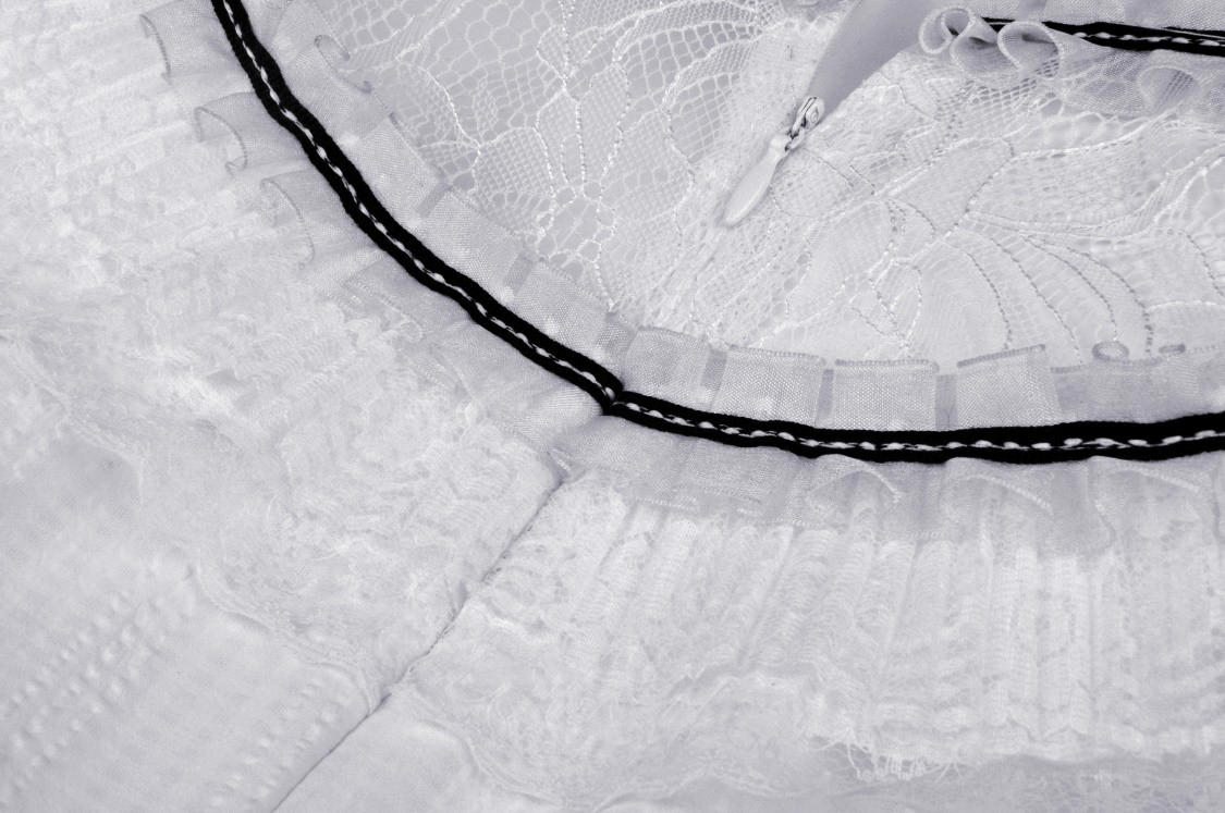 Chic Short Puff Sleeves Lace-Trimmed White Dress