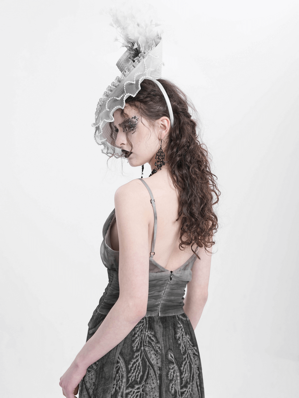 Elegant Black and White Floral Fascinator Hat with Feathers