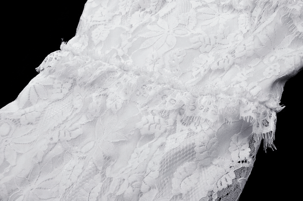 Elegant White Lace Mermaid Dress with Spaghetti Straps