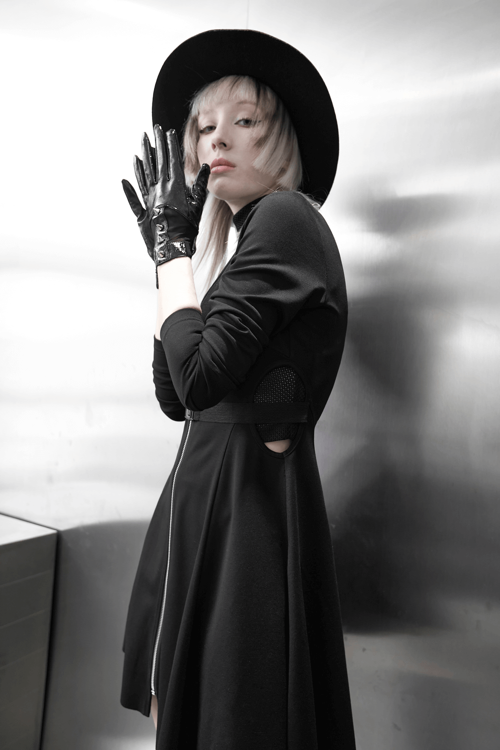 Punk Metal Rivet PU Leather Gloves with Elastic Mesh