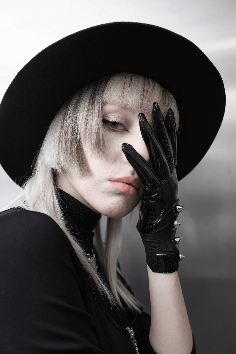 Punk Metal Rivet PU Leather Gloves with Elastic Mesh