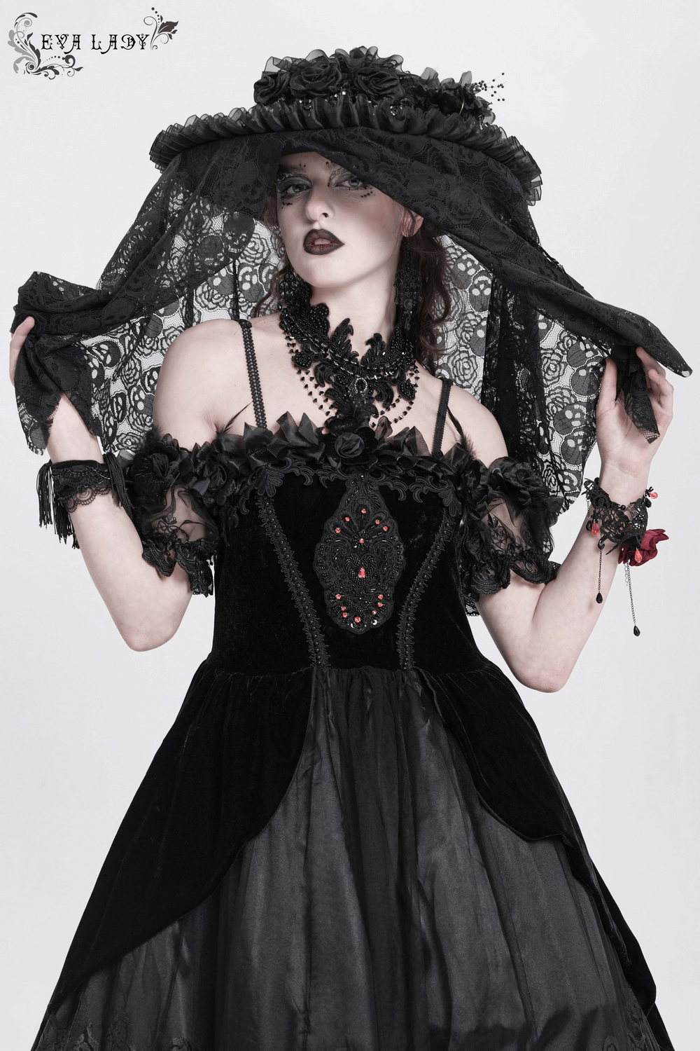 Victorian Lace Mourning Hat with Floral and Mesh Details